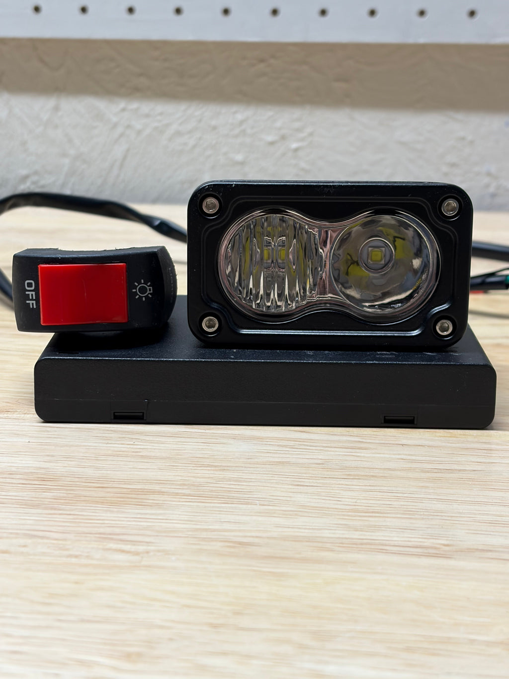 Universal Battery Powered Baja Light