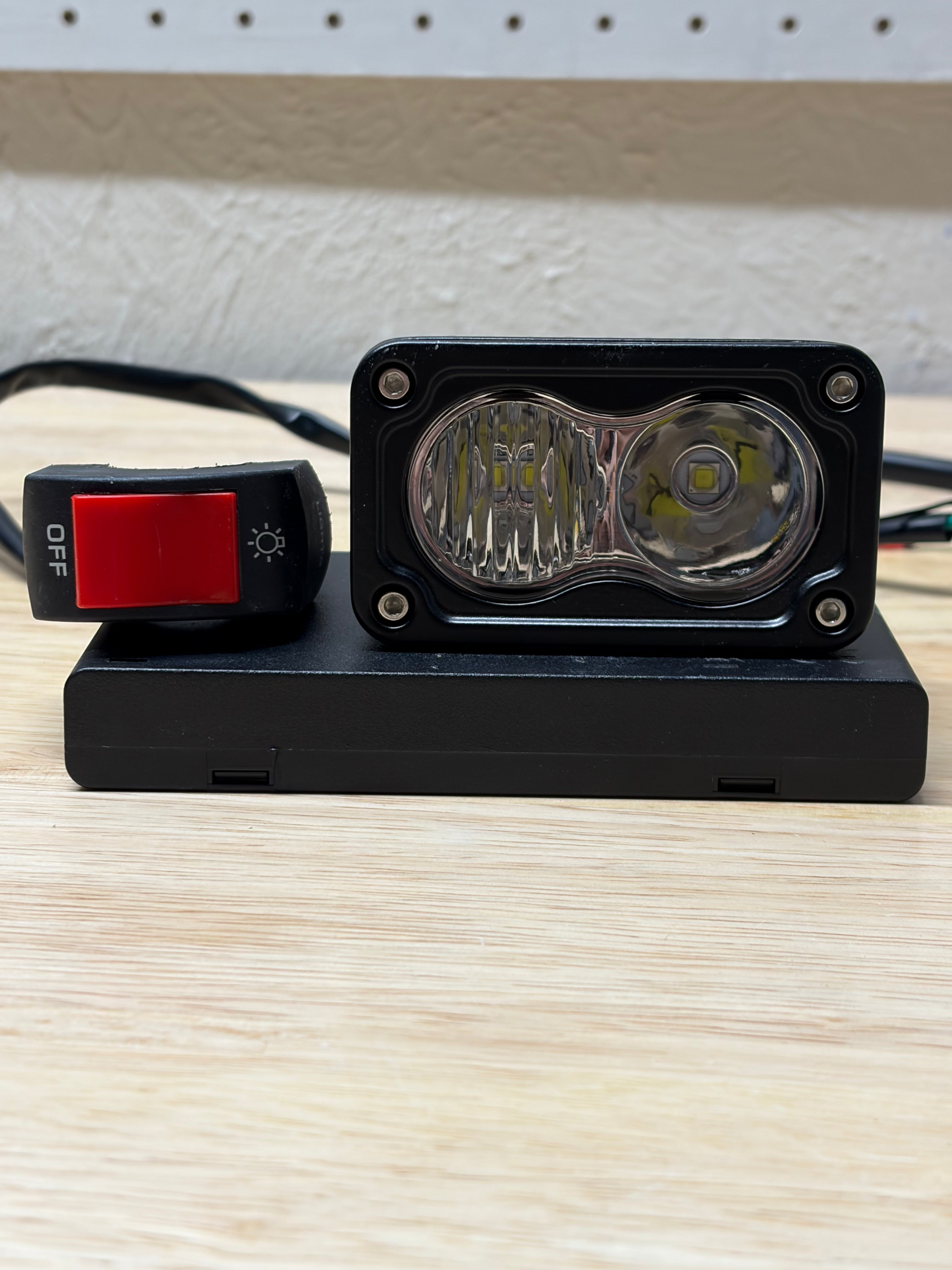 Universal Battery Powered Baja Light